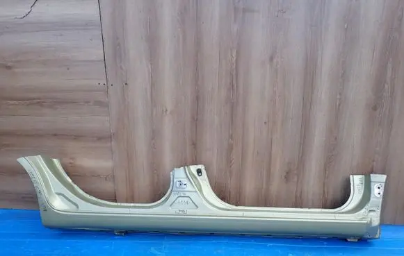Nissan Note (E11) Sill