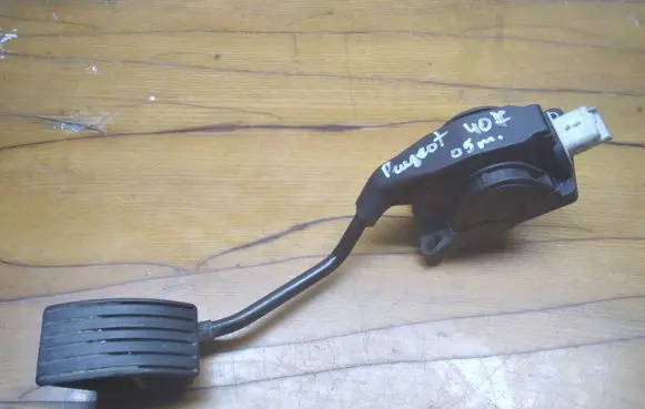 Peugeot 407 Accelerator throttle pedal F00C3E2429