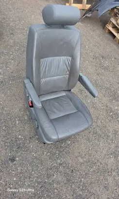 Volkswagen Transporter - Caravelle T5 Front driver seat 
