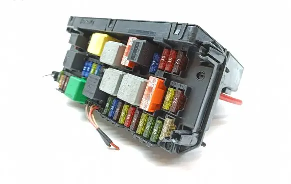 Mercedes-Benz E W212 Fuse module A2129008307 A2129016100 A2129024403