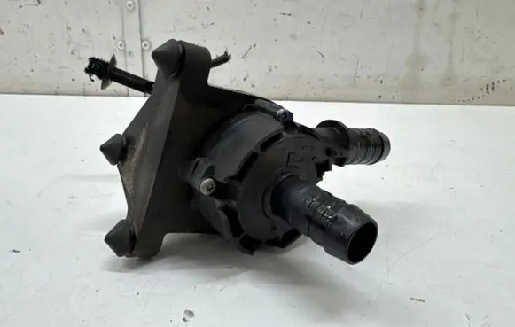 Ford Kuga III Electric auxiliary coolant/water pump MX638C506HBB