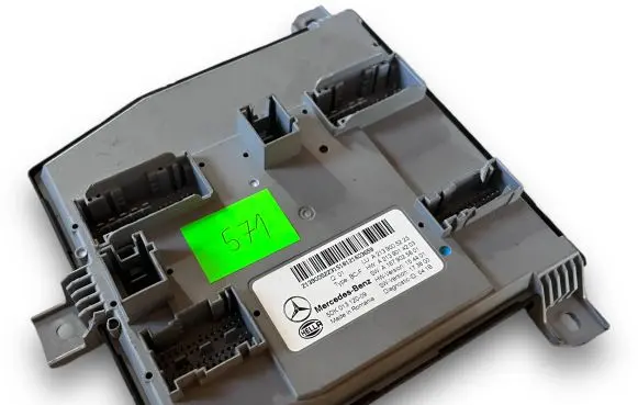 Mercedes-Benz E AMG W213 Central body control module S571 A2139005223