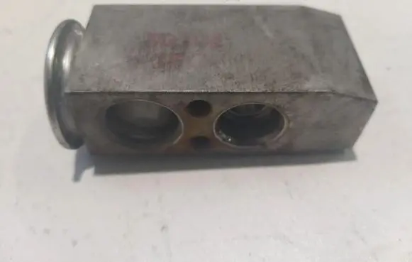 Honda FR-V Air conditioning (A/C) expansion valve 