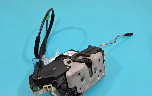Ford Mustang V Front door lock 8A5A-5421812-EA IMPRK1463438