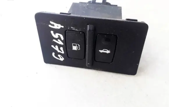 Lexus IS 220D-250-350 Fuel tank opening switch 15A990