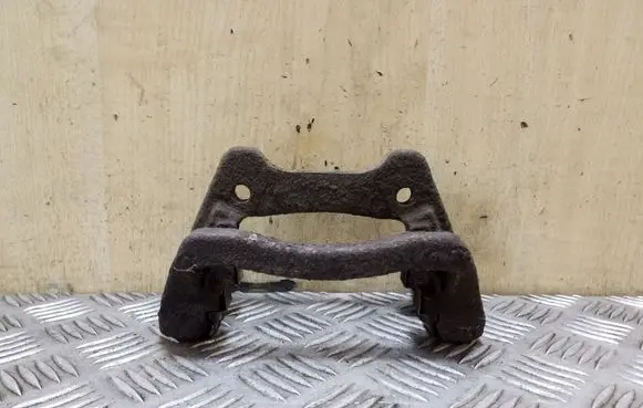 Land Rover Discovery 3 - LR3 Brake caliper pad carrier rear 