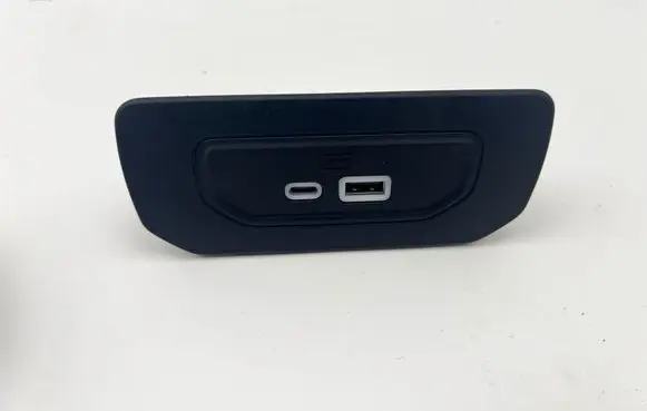 Jeep Grand Cherokee WL USB socket connector 68422663AC TM5903454 21WL0FH