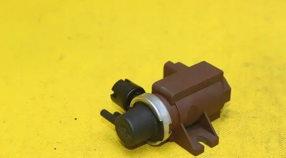 Volvo V50 Valve vacuum 9650098380