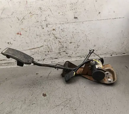 Nissan Terrano Accelerator throttle pedal 0206001022 867100600 1132099015