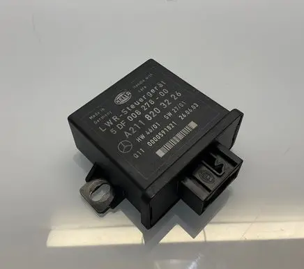 Mercedes-Benz E W211 Light module LCM A2118203226 5DF00827800 0000591821