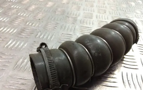 Ford C-MAX II Intercooler hose/pipe AV616K863GE