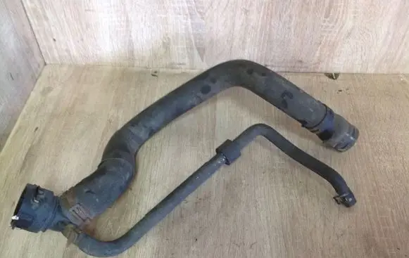 Volkswagen Golf V Engine coolant pipe/hose 1K0122101