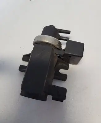 BMW 5 E60 E61 Turbo solenoid valve 2247906