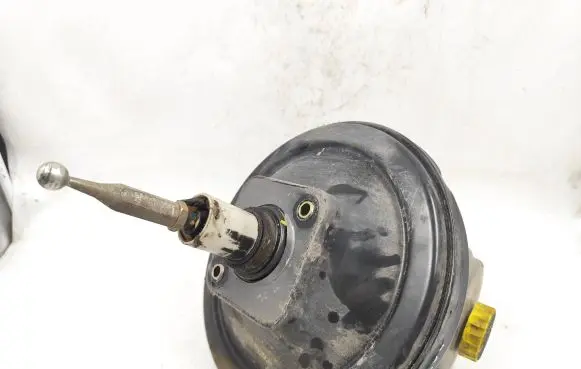 Audi A4 S4 B5 8D Brake booster 8D0612105A