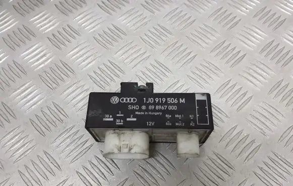 Skoda Fabia Mk1 (6Y) Coolant fan relay 1J0919506M