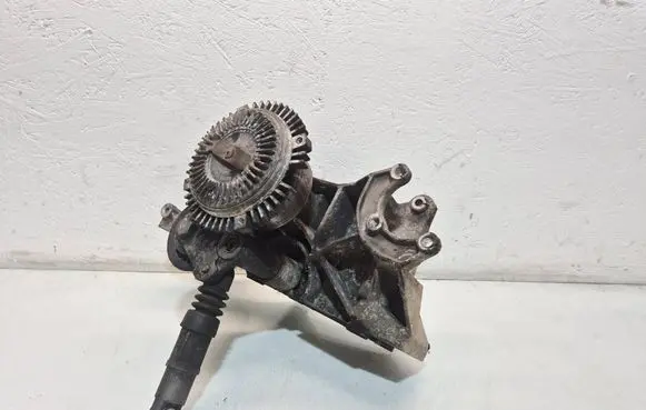 Volkswagen PASSAT B5.5 Generator/alternator bracket 038803143AE