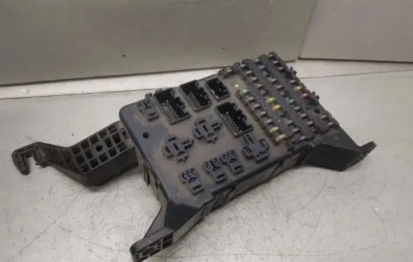 Jaguar X-Type Fuse module 1S7T14A073AF
