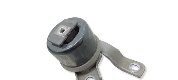 Volvo S60 Engine mount bracket 31330135