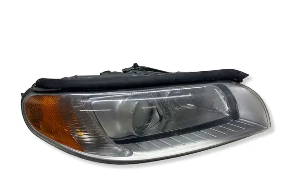 Volvo V70 Headlight/headlamp 31214348