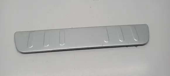 Toyota RAV 4 (XA40) Rear sill trim cover 