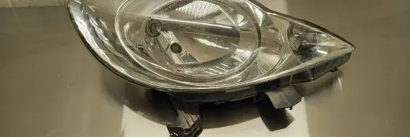 Peugeot 107 Headlight/headlamp 811300H030 89530368 PP17502A011