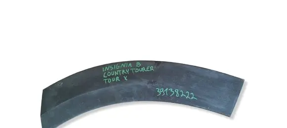 Opel Insignia B Front bumper splitter molding 39138222