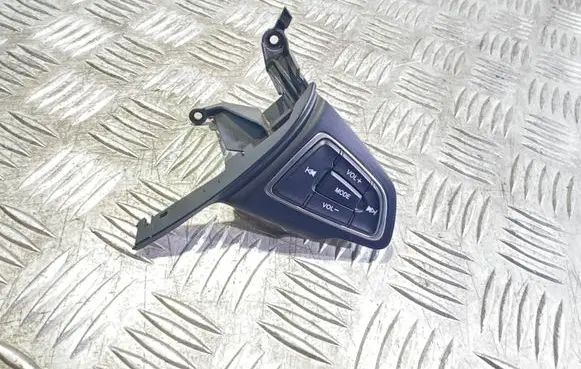 Steering wheel buttons/switches