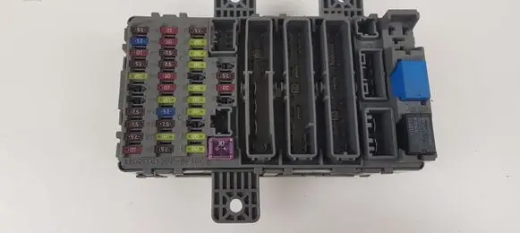 Honda Civic Fuse module 37842RN