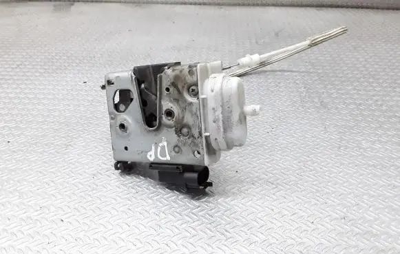 Audi A4 S4 B5 8D Front door lock 4D1837016D