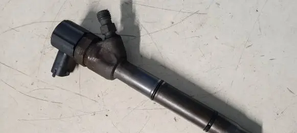 KIA Sportage Fuel injector 338002A800
