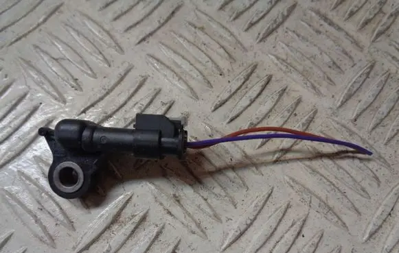 Mazda 2 Airbag deployment crash/impact sensor D09H57KC0 K323914112