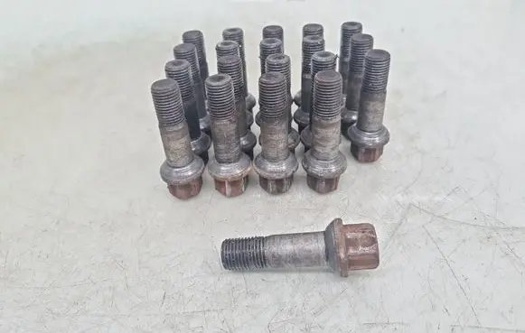 Mercedes-Benz R W251 Nuts/bolts
