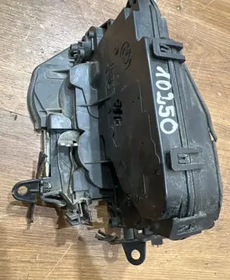 BMW 3 E90 E91 Front door lock 7229466