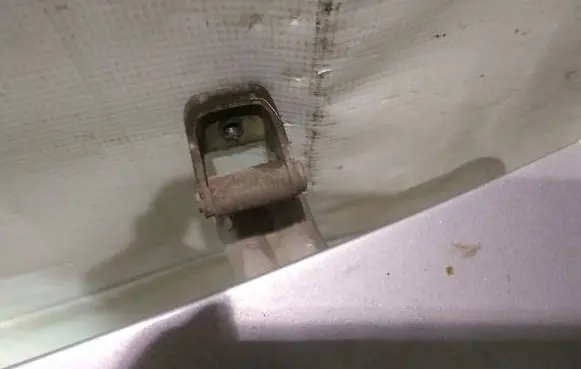 Tailgate/trunk/boot hinge