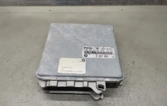 BMW 5 E39 Engine control unit/module 2247891