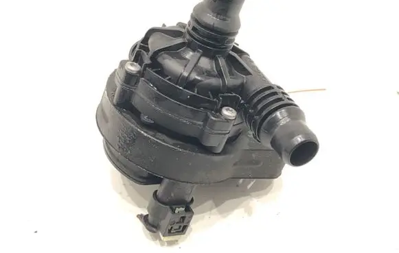 BMW X1 U11 Oil filter mounting bracket 0392023530
