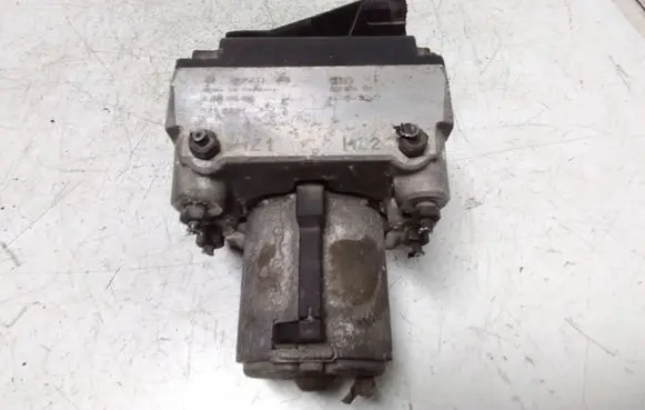 Audi A4 S4 B5 8D ABS Pump 0265214002 6D0614111