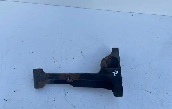 Toyota Avensis T250 Engine mounting bracket 3311805010