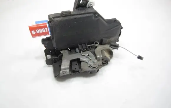 Volkswagen Golf VI Rear door lock 7L0839015D 991609300