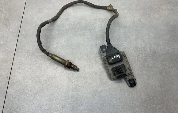 Skoda Superb B8 (3V) Lambda probe sensor 04L907805ES 04L907805
