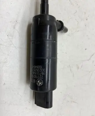 BMW 5 F10 F11 Headlight washer pump 721779202