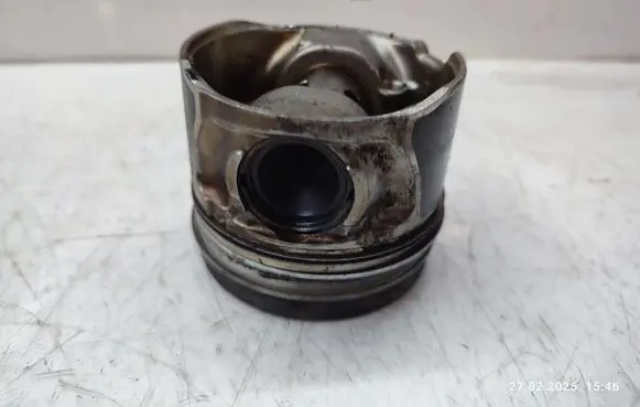 Piston