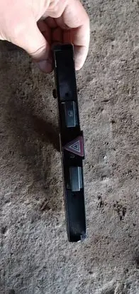 Opel Astra H Hazard light switch 03758075 13100105