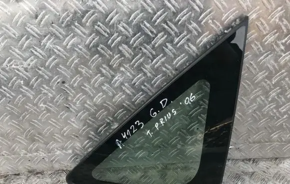 Toyota Prius (XW20) Rear side window