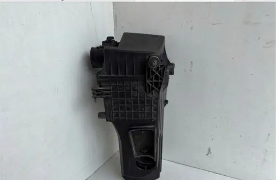 Ford Fiesta Air filter box 