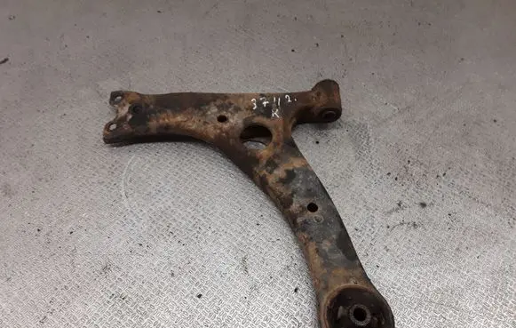 Toyota Corolla Verso E121 Front lower control arm/wishbone