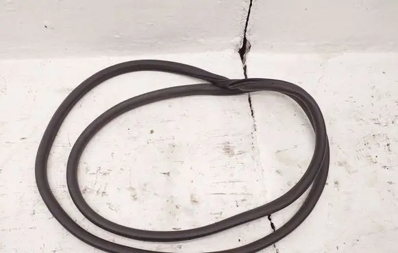 Toyota ProAce City Sliding door rubber seal 9831726380