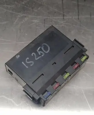 Lexus IS 220D-250-350 Fuse module 8921153020