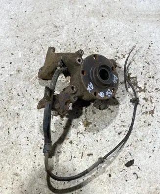 Audi A4 S4 B7 8E 8H Rear wheel hub spindle/knuckle 