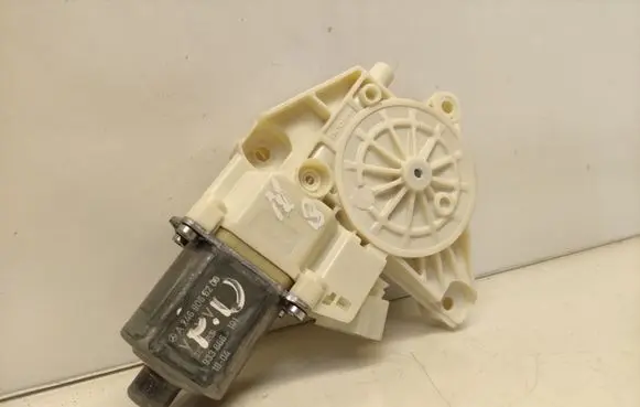 Mercedes-Benz A W176 Front door window regulator motor A2469065200